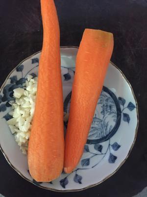 简单易做又好吃的素炒胡萝卜丝的做法 步骤1