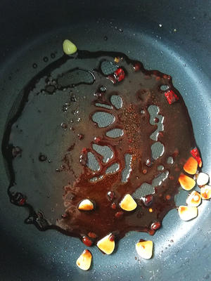 小熊创意食谱：红楼美食之茄鲞的做法 步骤4