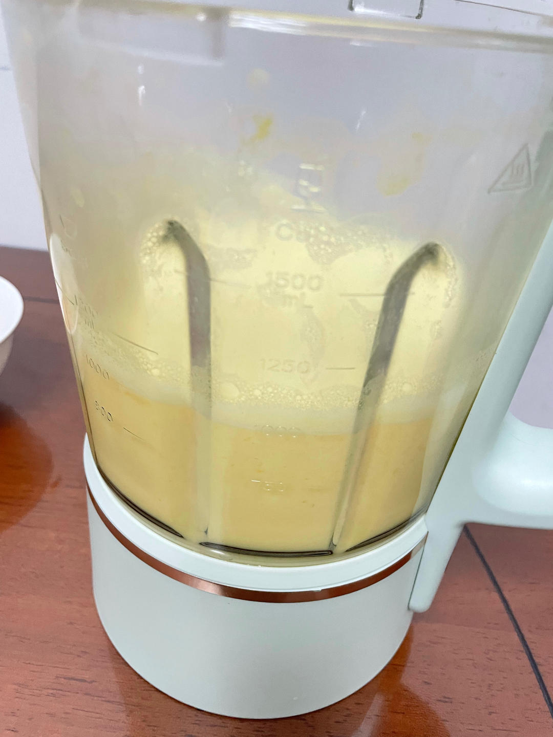香浓丝滑玉米汁-极简破壁机料理