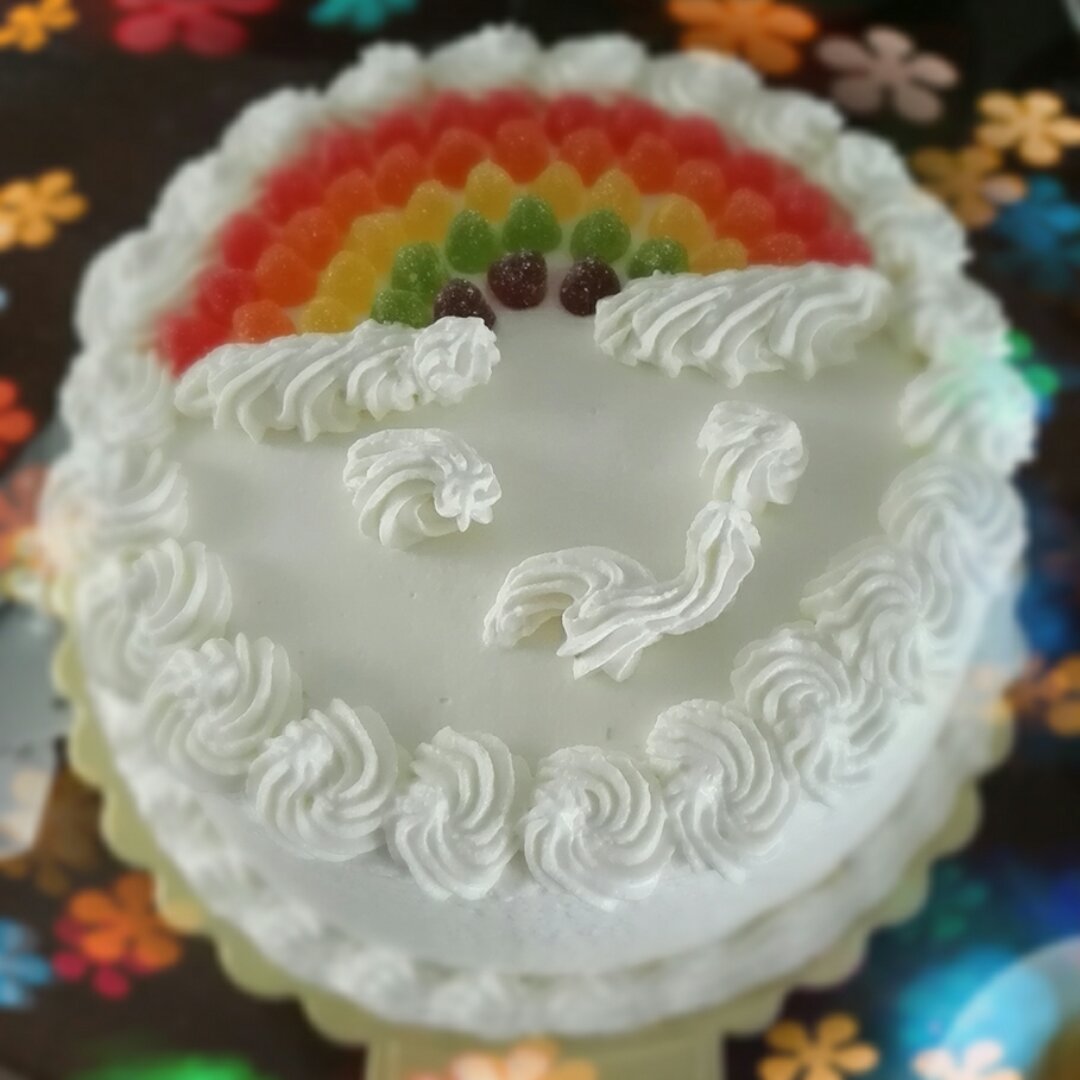 彩虹生日蛋糕