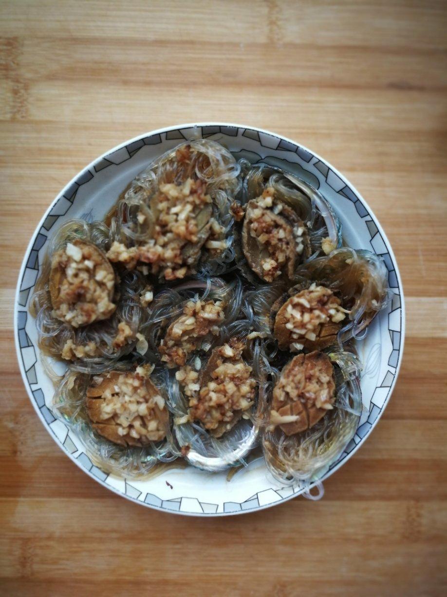 蒜蓉粉丝蒸鲍鱼