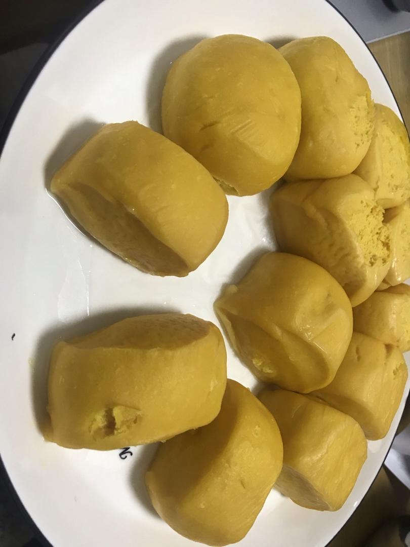 新手也可以--详解如何做出人见人爱、金黄的南瓜馒头