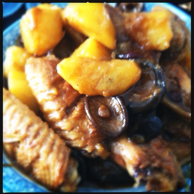 红烧鸡翅炖土豆