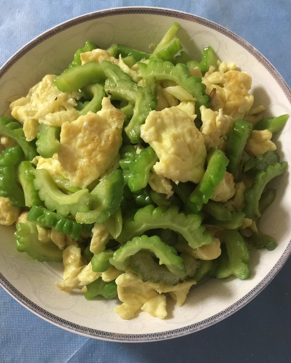 苦瓜炒鸡蛋
