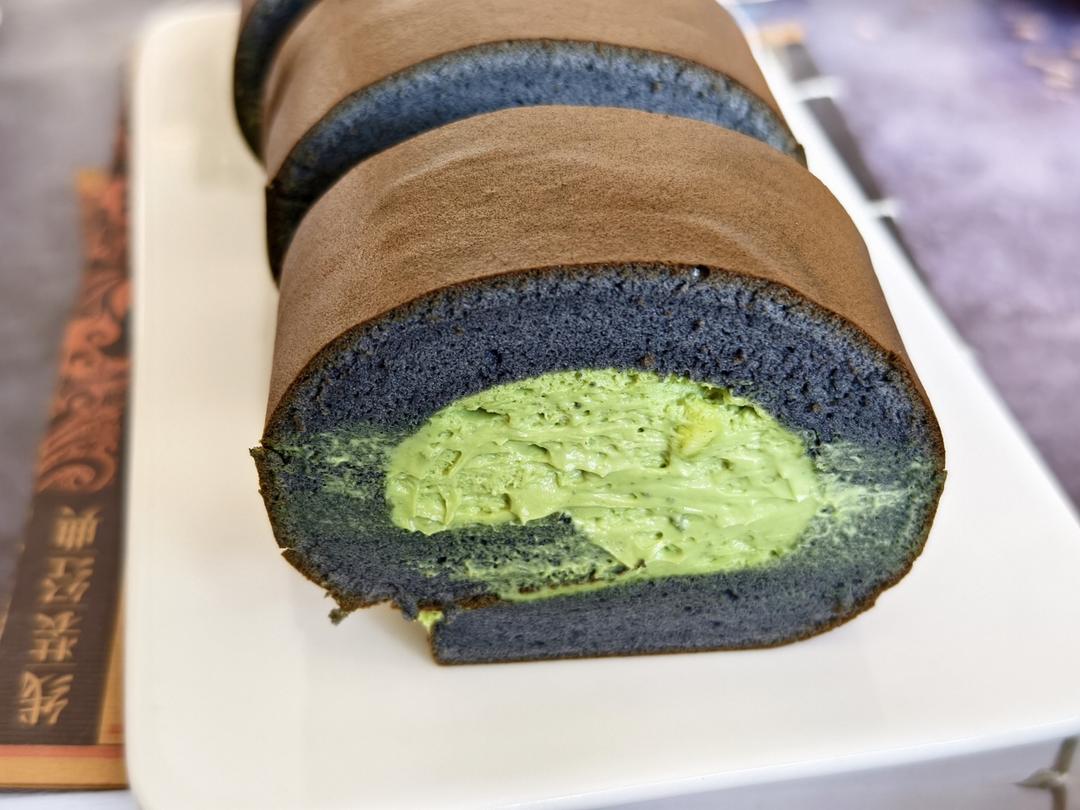 竹炭开心果奶油蛋糕卷，独特且高级的味道！
