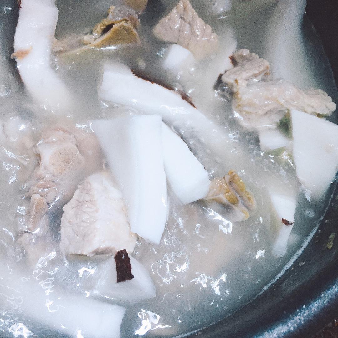 韩师奶做的椰子排骨汤
