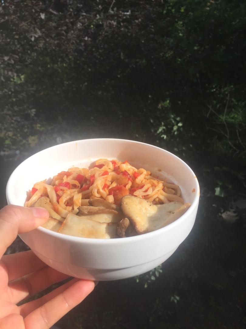 小白的酸酸意面