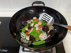 夏季必吃的小炒菜——荷塘月色的做法 步骤12