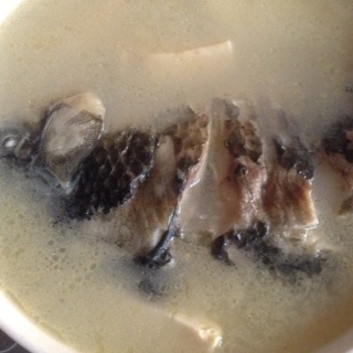 鲫鱼豆腐汤