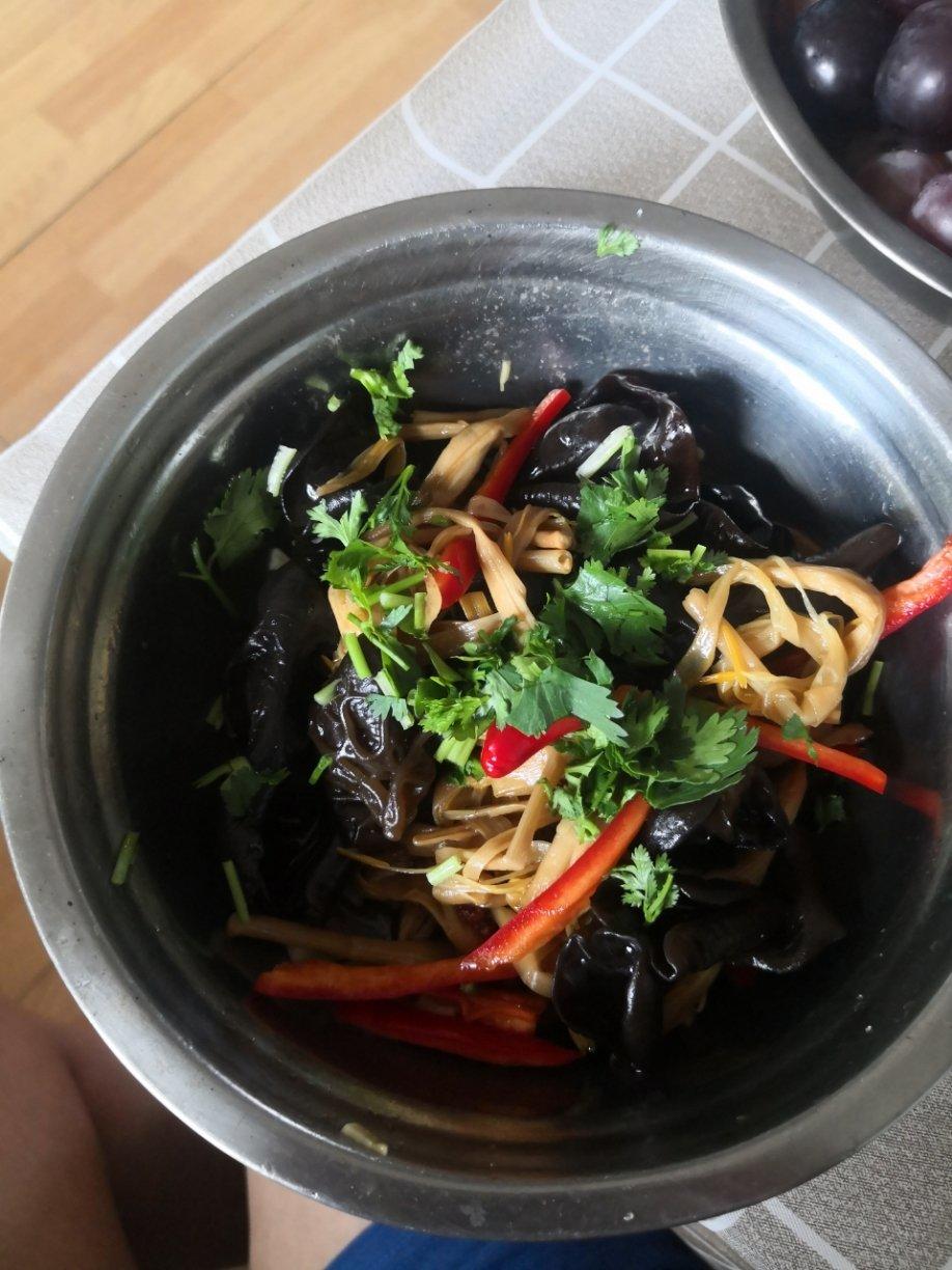 凉拌木耳黄花菜（鲜）