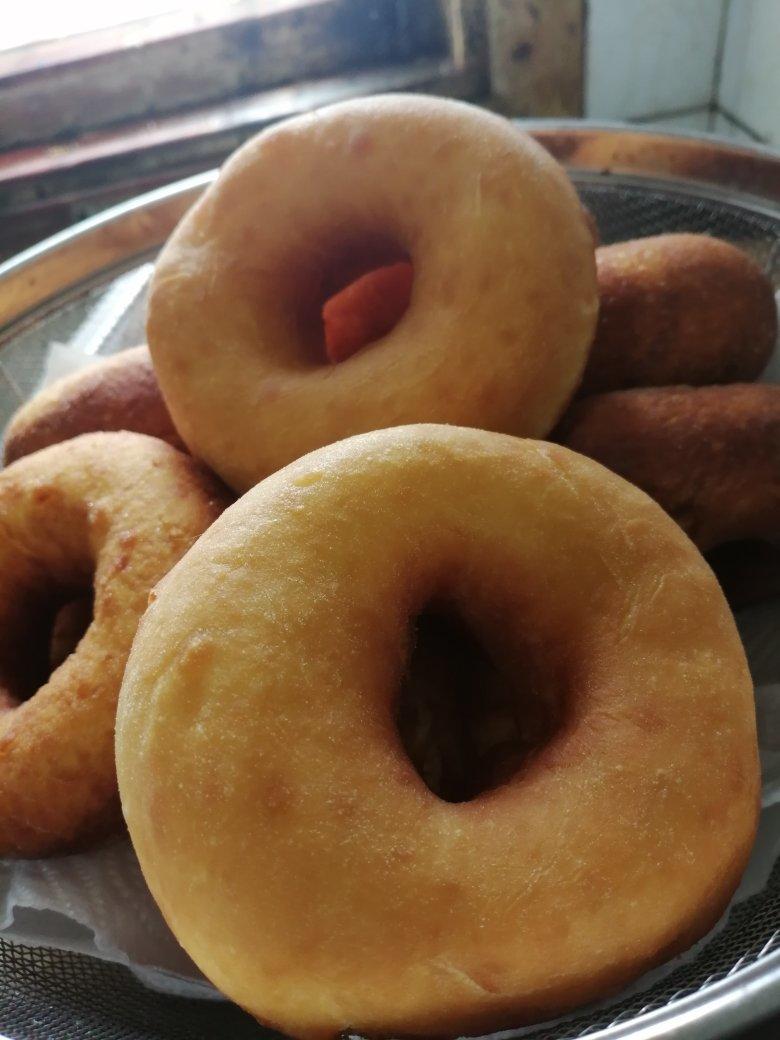 🍩超快手一小时低糖无需烤箱的甜甜圈（详细视频）
