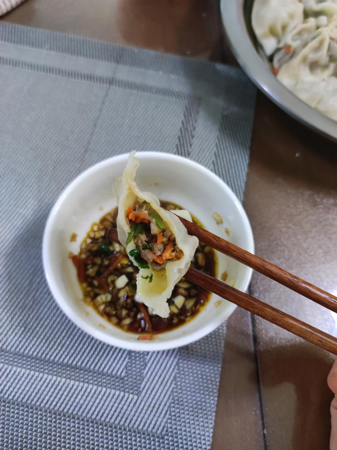 胡萝卜牛肉香菜饺子