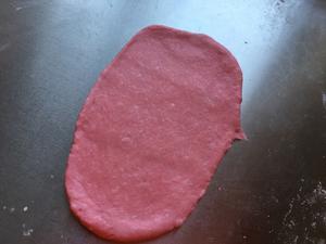 粉色少女心草莓奶油面包的做法 步骤3