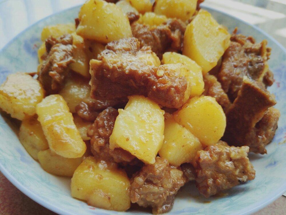 土豆烧排骨