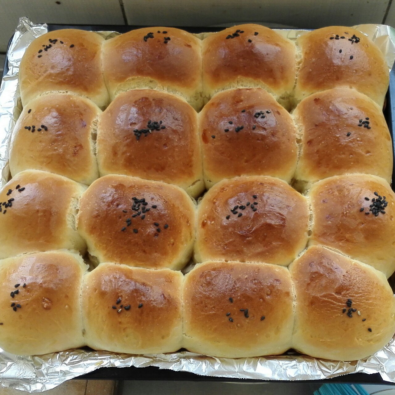 大人小孩都爱不释口的【蜂蜜牛奶小餐包】