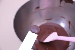 坚果脆巧克力的做法 步骤4