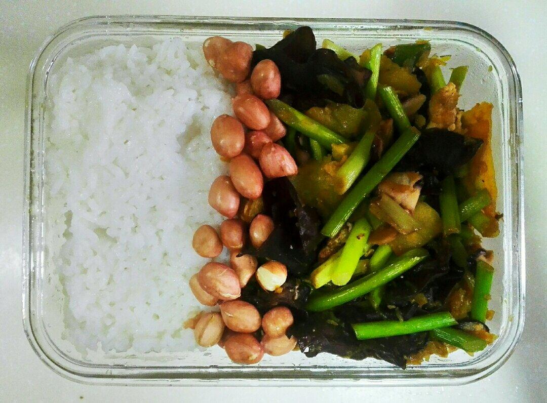 接地气的盒饭