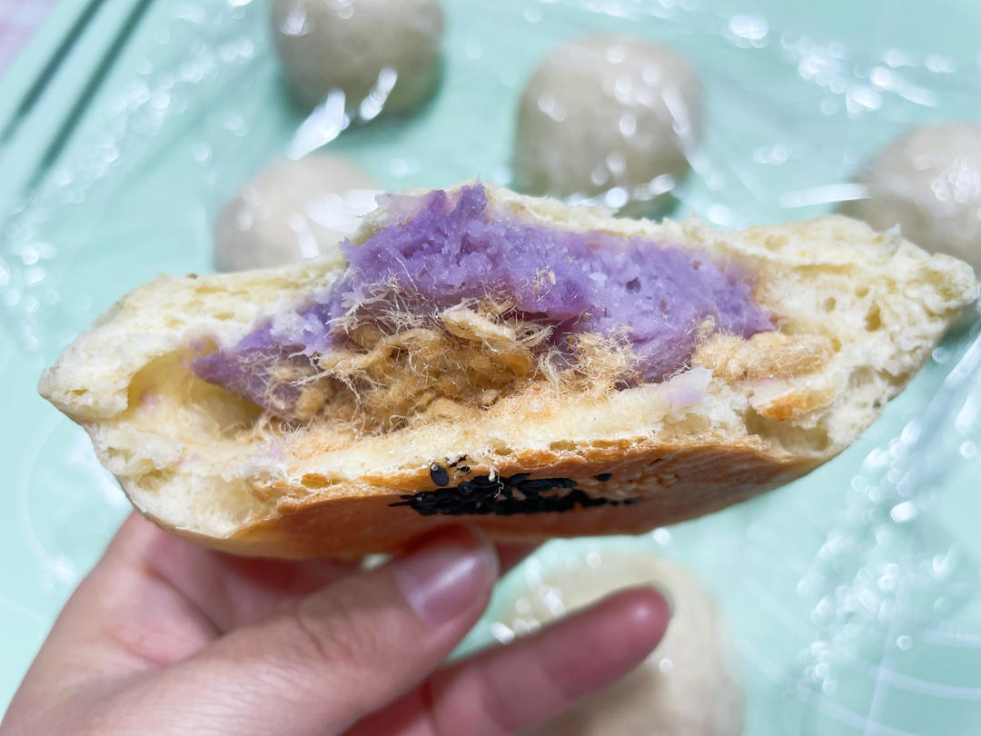 全麦红豆包，粒粒红豆，看得见的健康！