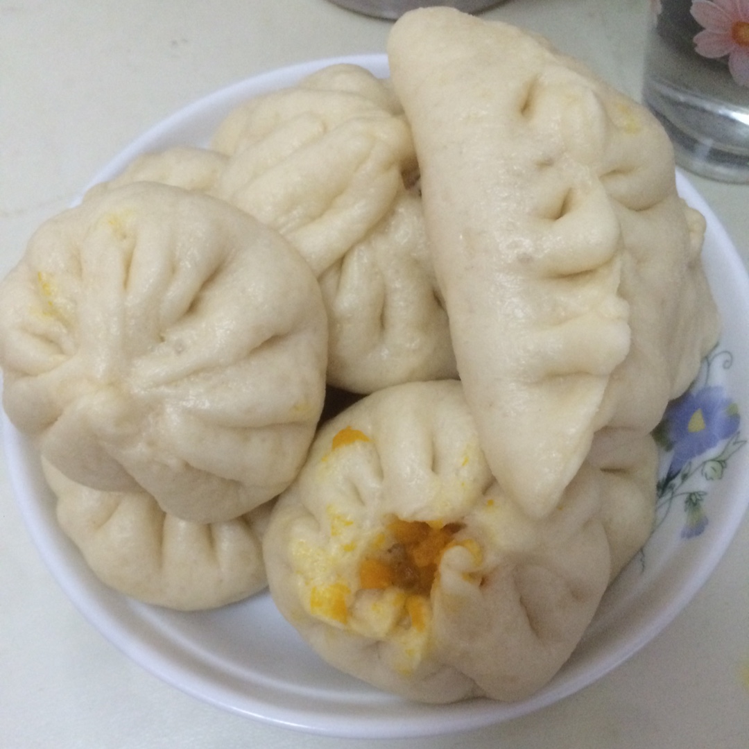香甜的南瓜馅包子