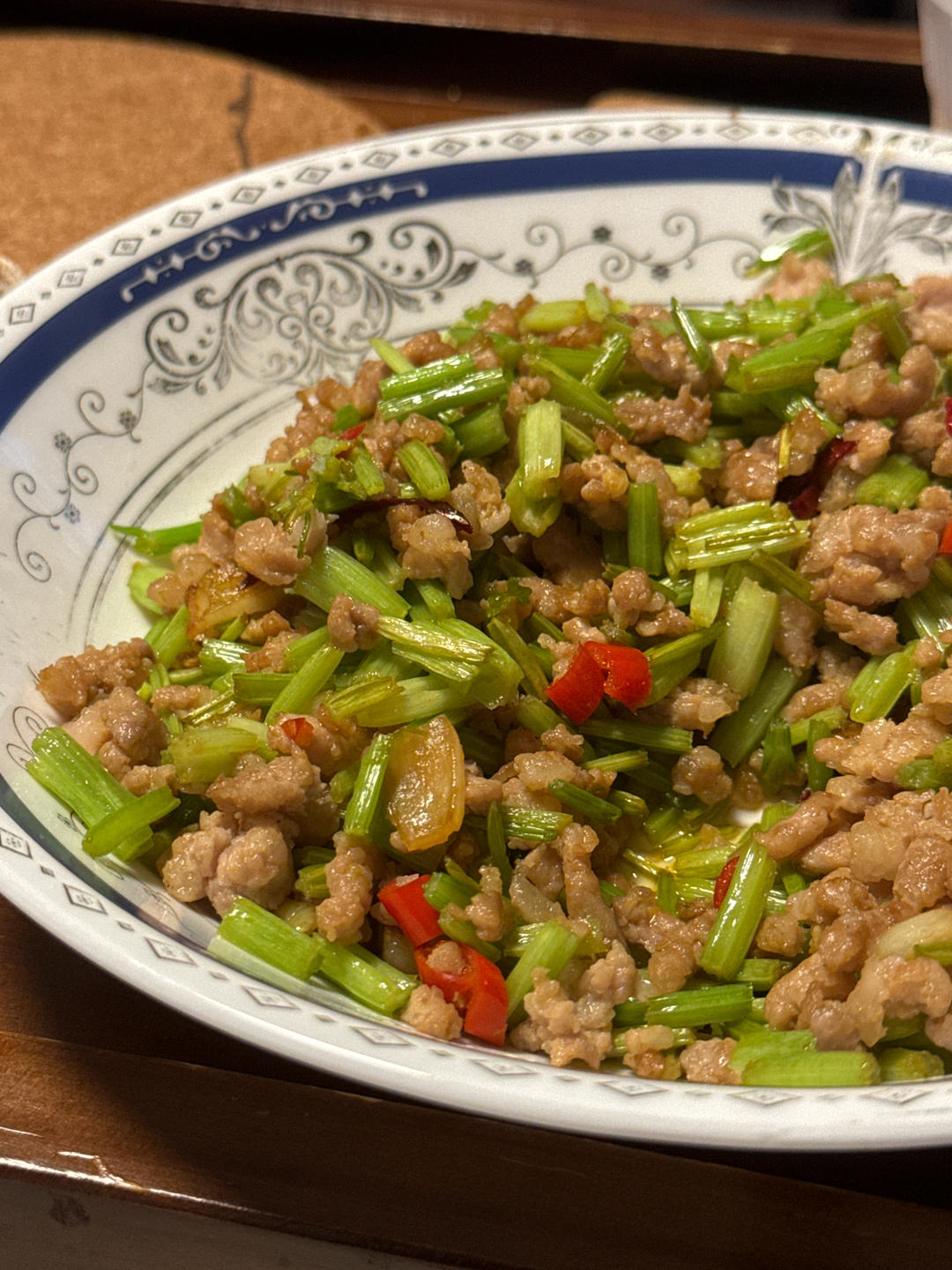 芹菜牛肉末「下饭神器」