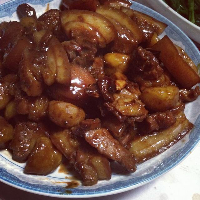 板栗红烧肉