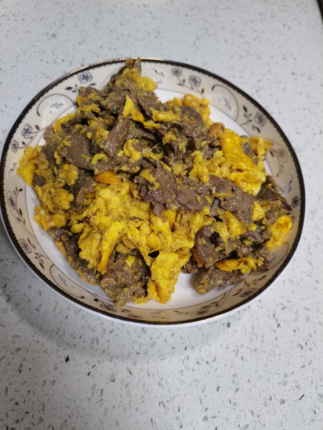 滑蛋牛肉，牛肉滑嫩，鸡蛋松软