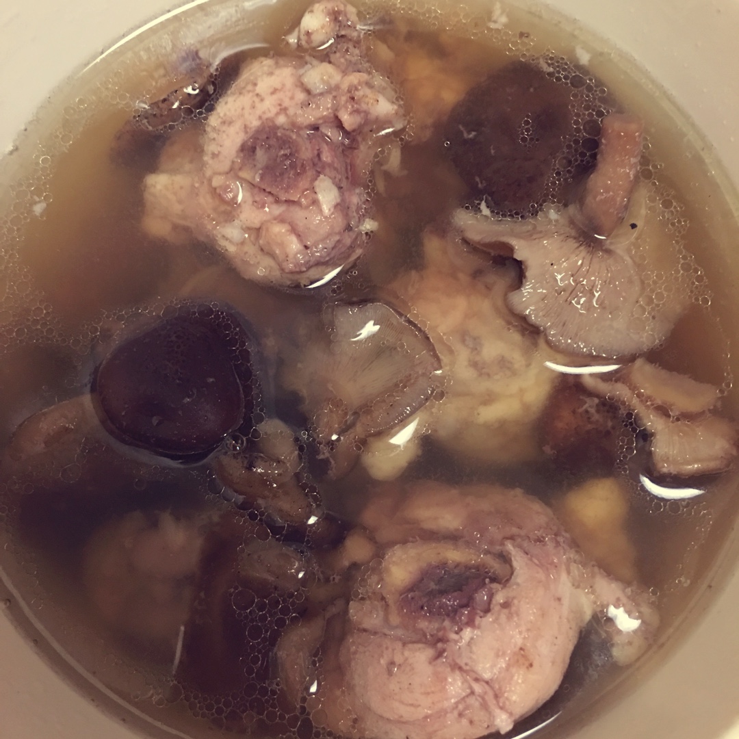 电饭锅香菇鸡汤