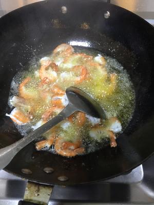 一虾两吃（青虾/罗氏虾）香辣虾尾、椒盐虾头的做法 步骤7