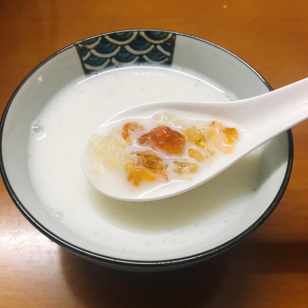牛奶桃胶