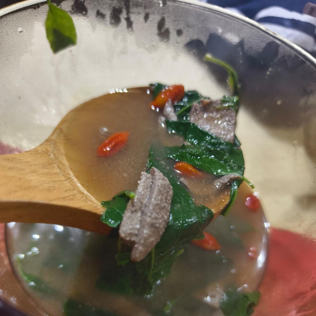 枸杞叶猪肝瘦肉汤（含详细猪肝清洗教程）