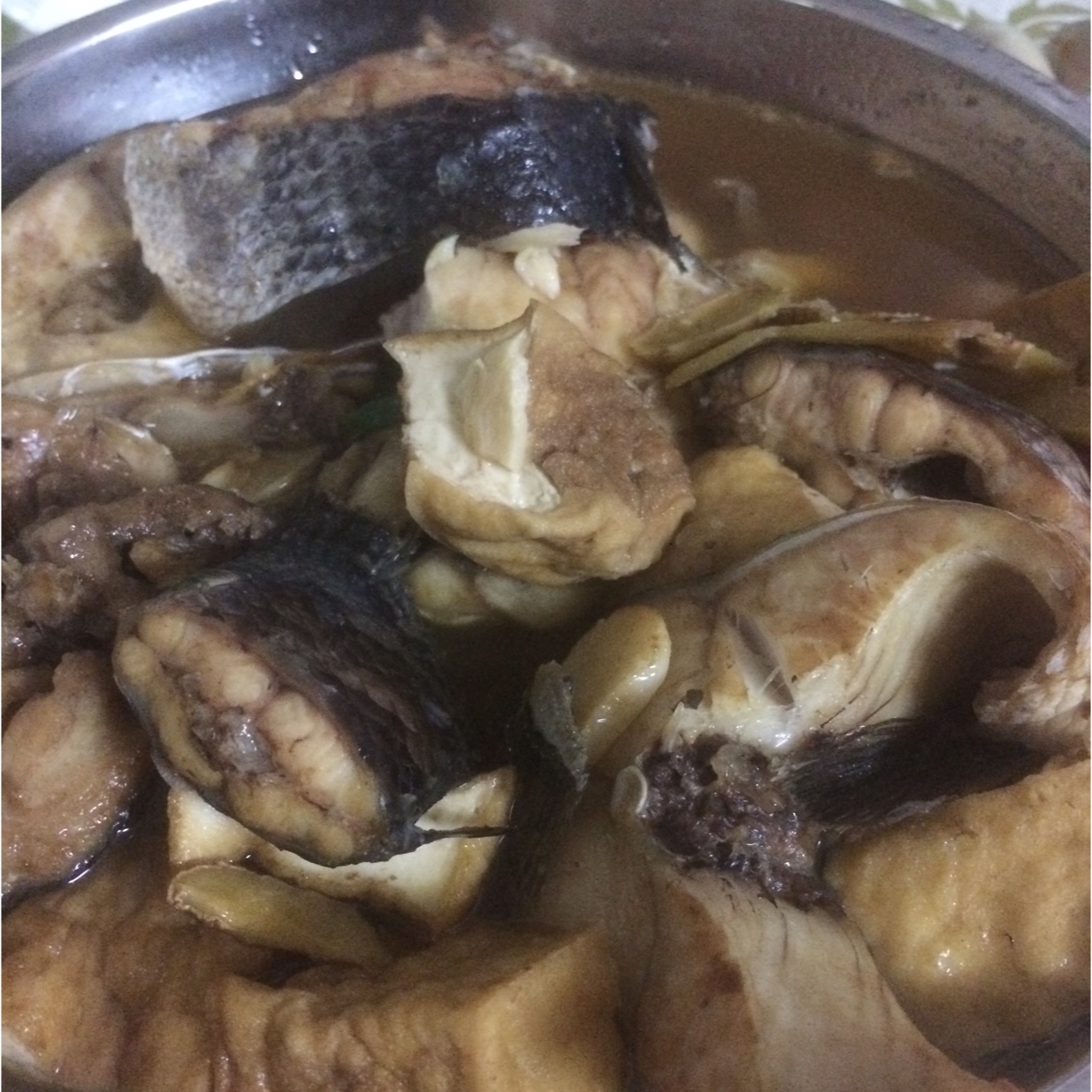 养颜花鱼豆腐汤