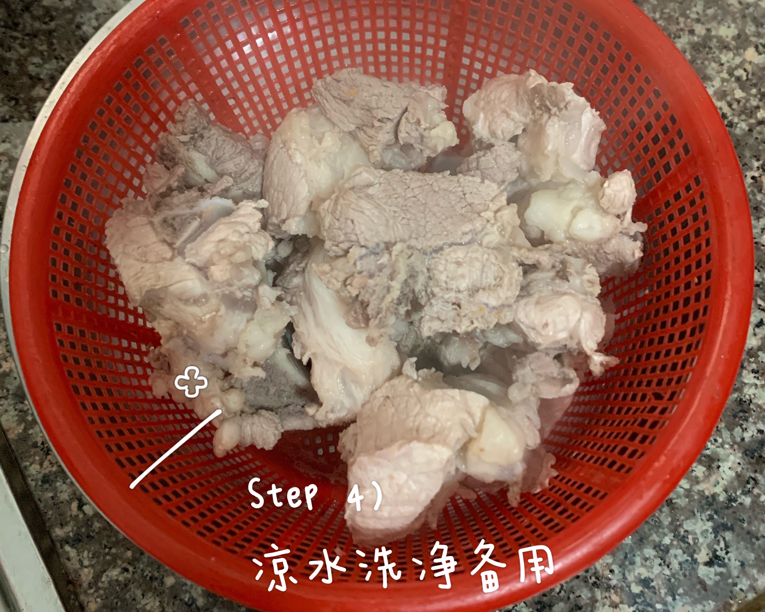 清热祛湿汤：牛大力土茯苓玉竹猪骨汤的做法 步骤4