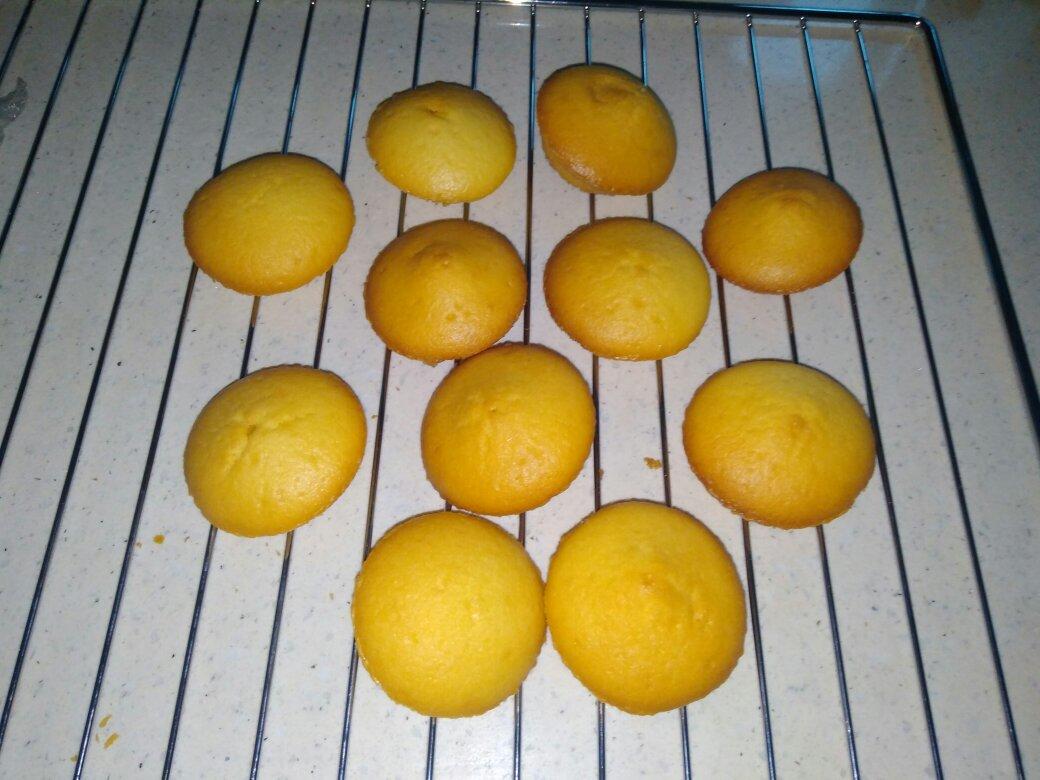 百香果玛德琳蛋糕