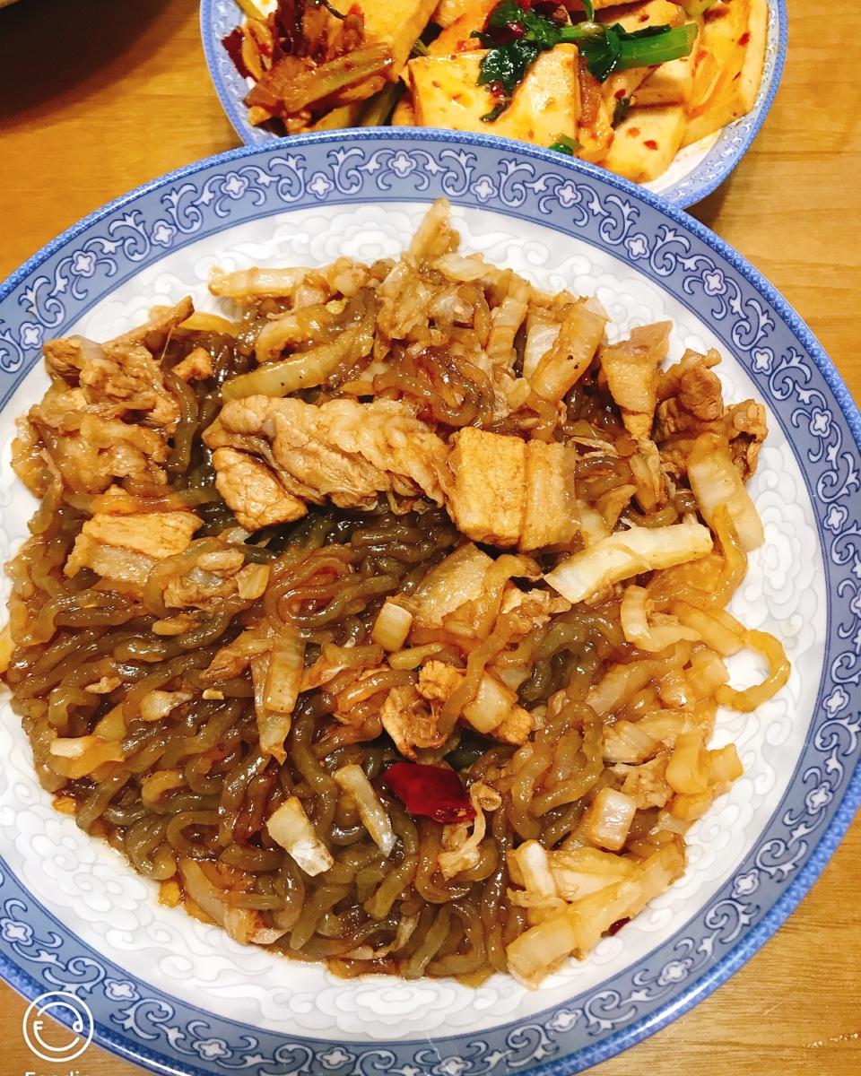 东北酸菜猪肉炖粉条