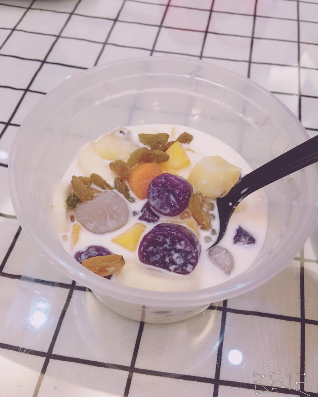 芋圆芒果椰汁西米露