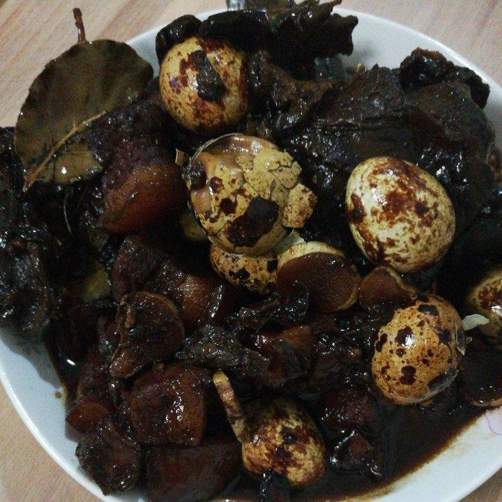 吃着碗里望着锅里的红烧肉