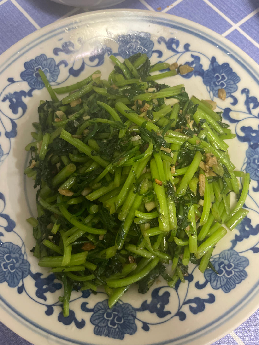 简单实用的爆炒茼蒿（青菜）
