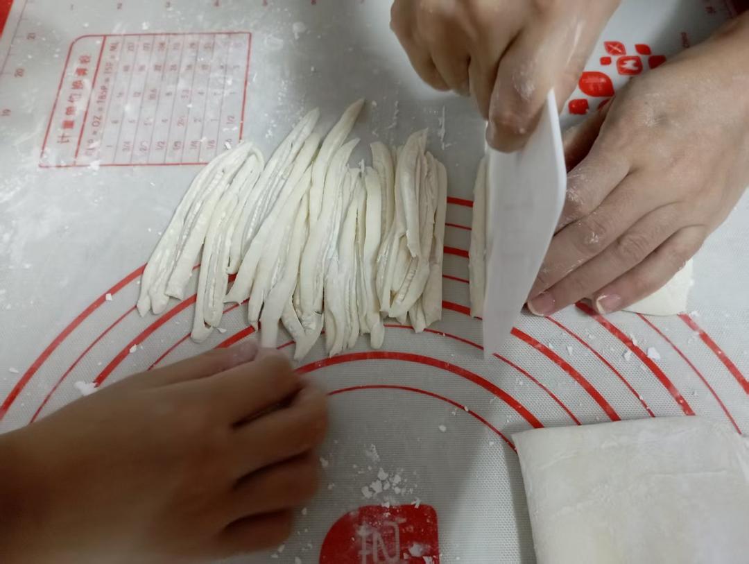 快手纯手工擀面条