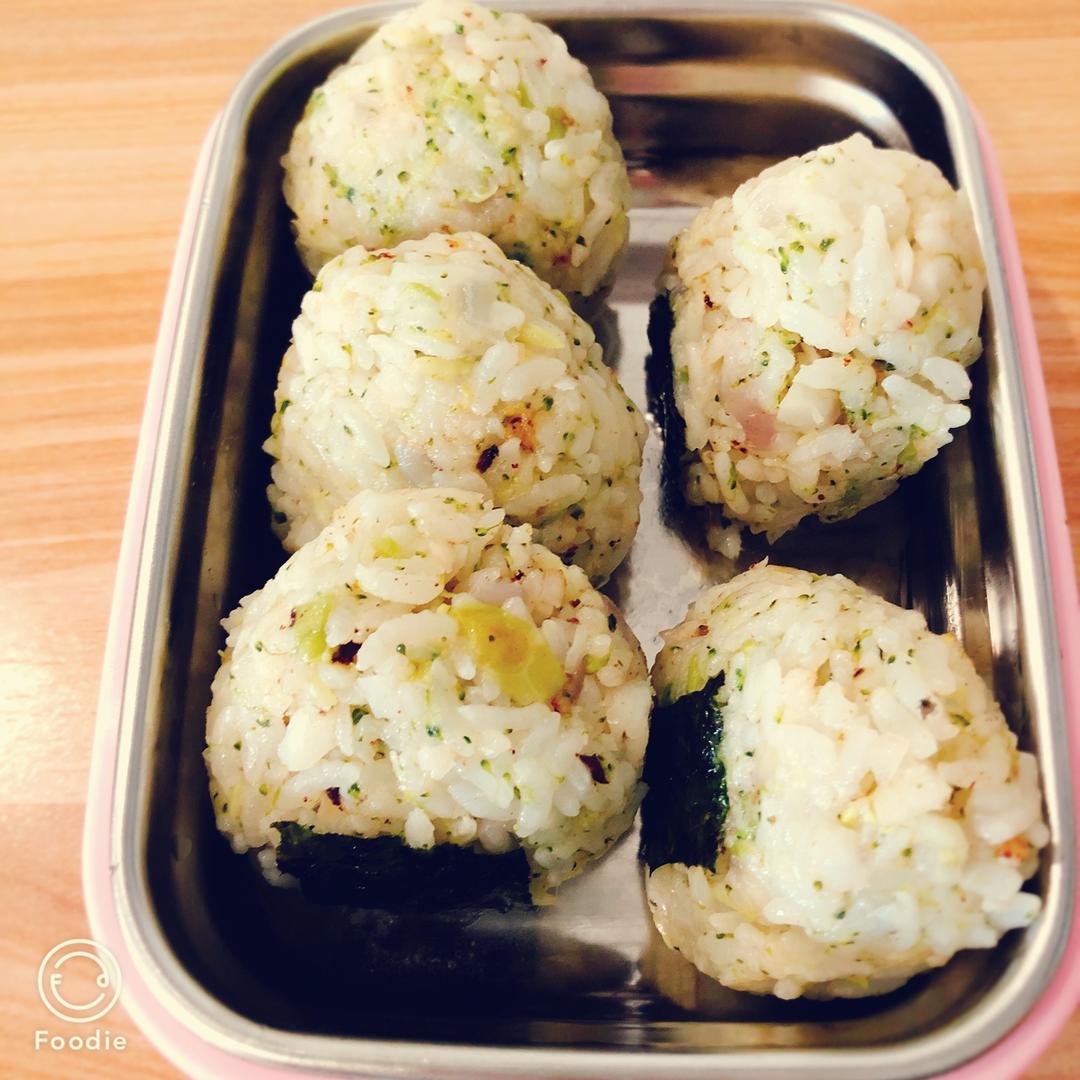 一人食—清新健康西兰花饭团