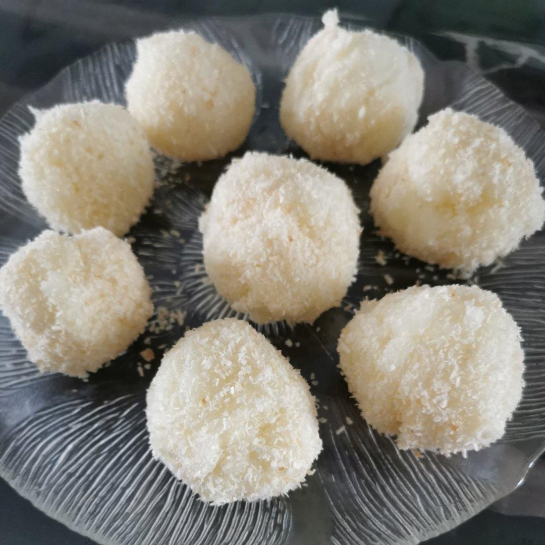 超简单椰蓉牛奶球