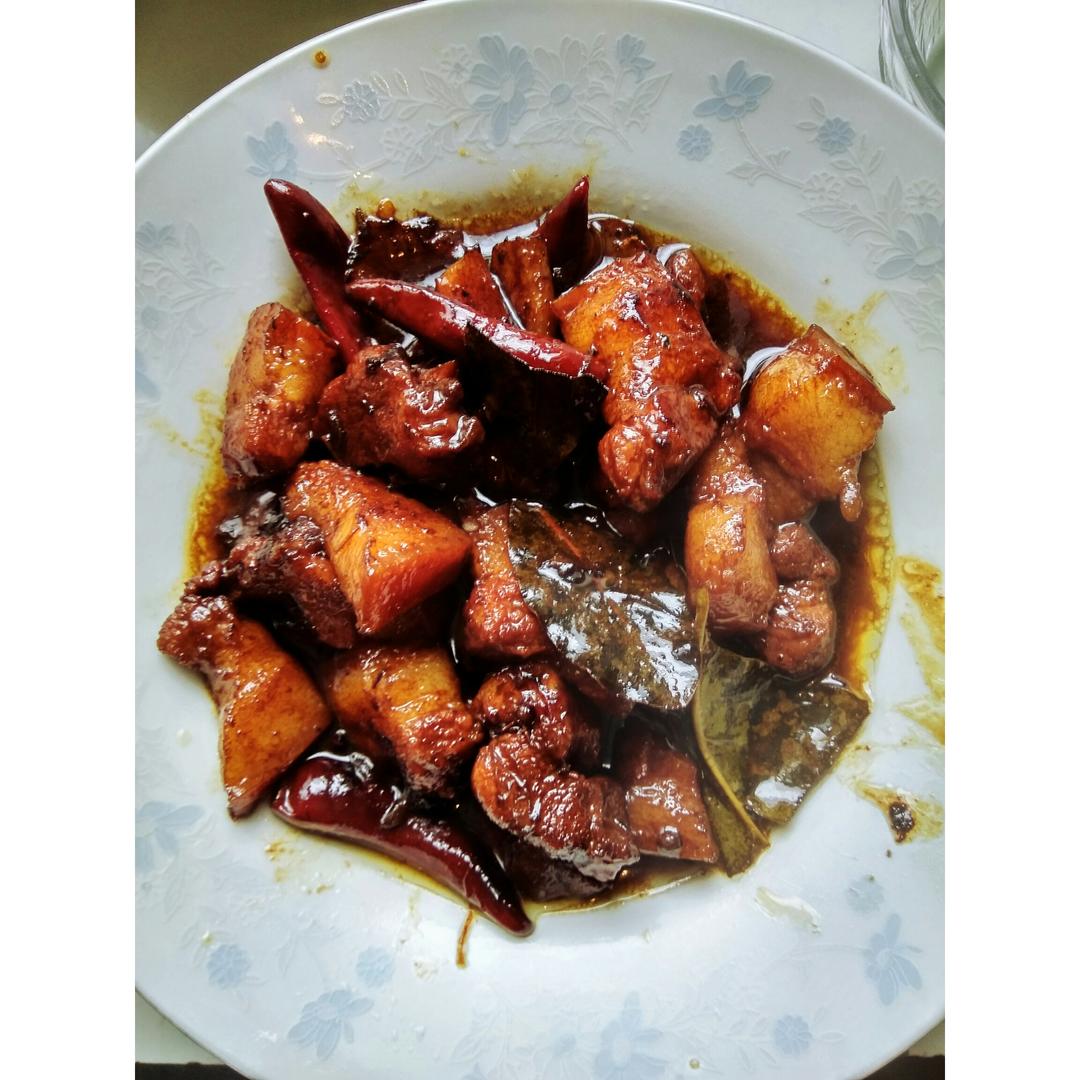 吃着碗里望着锅里的红烧肉