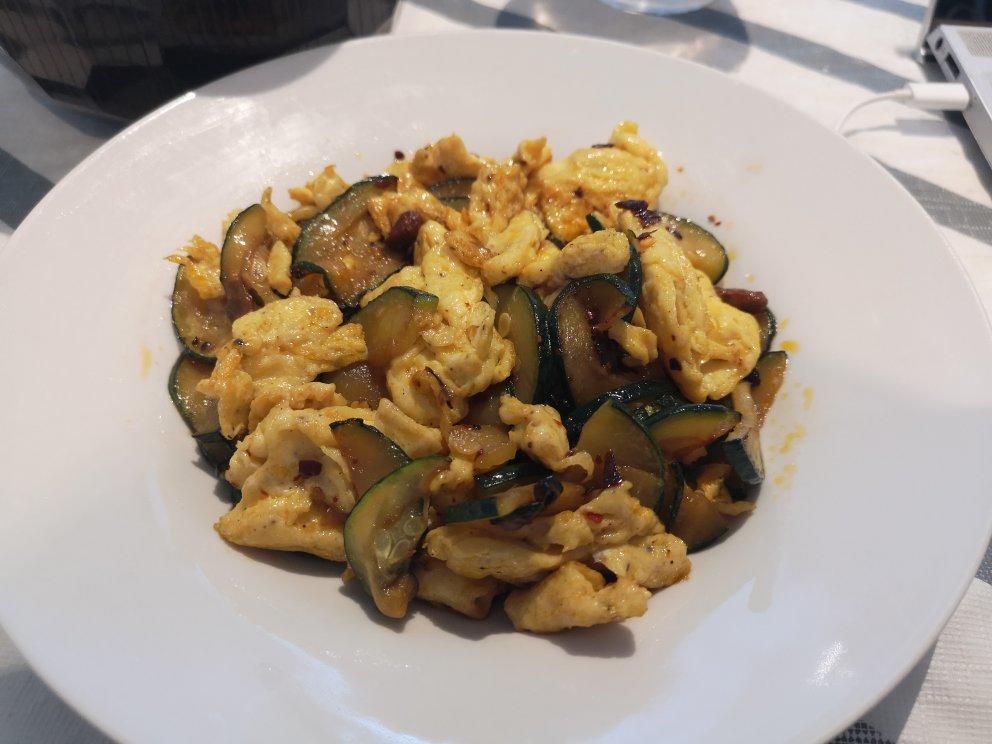 西葫芦炒鸡蛋(从不修图，拒绝夸张)