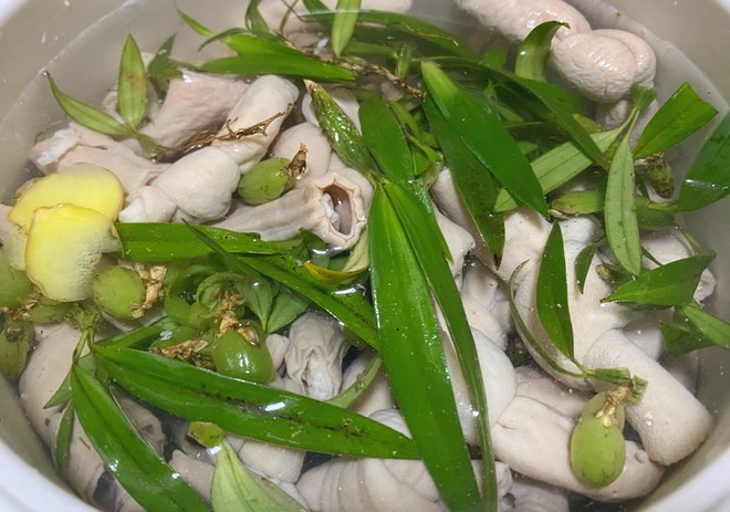 清热润肺：石橄榄小肠汤的做法