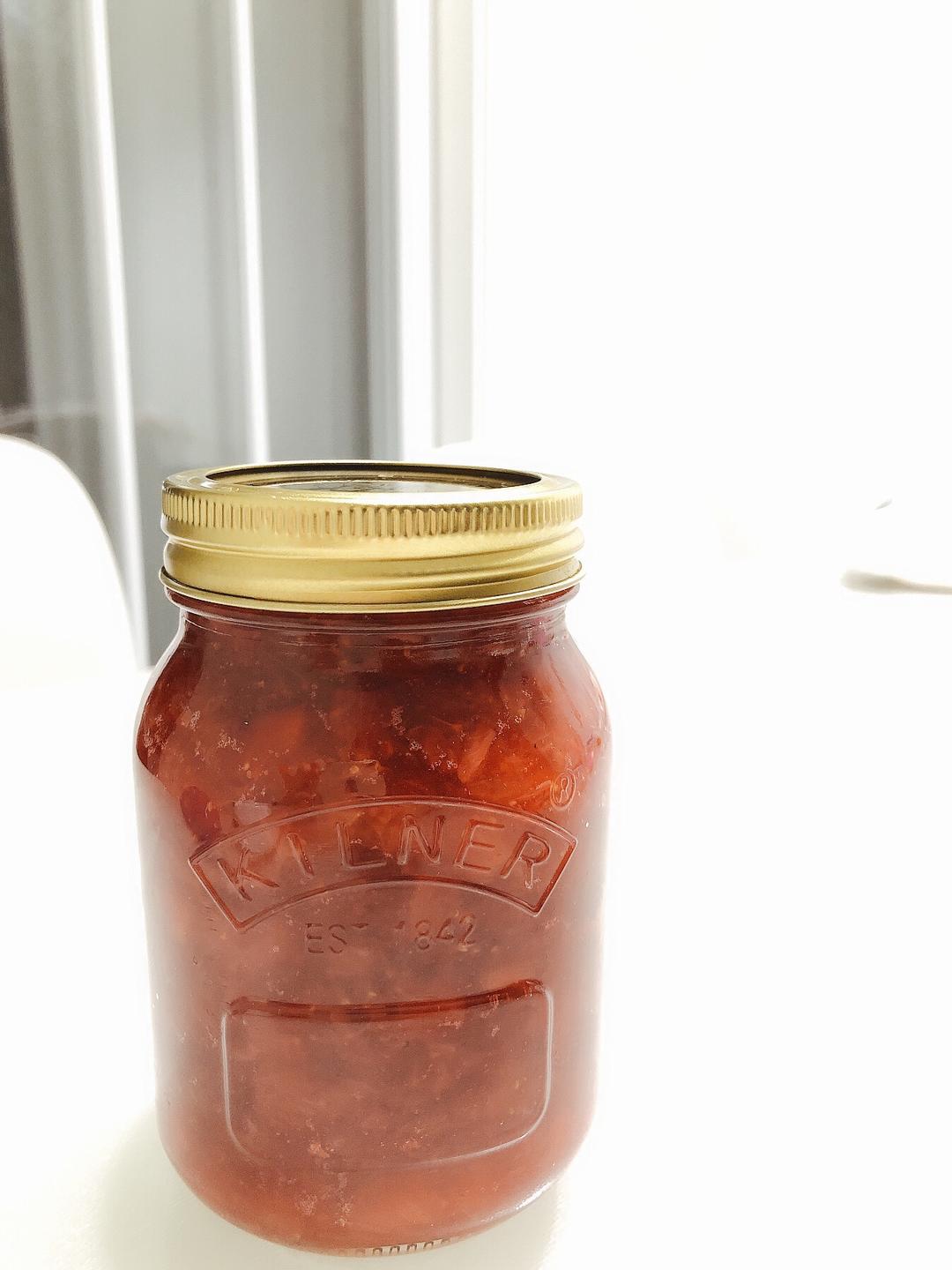 雨天草莓酱的做法