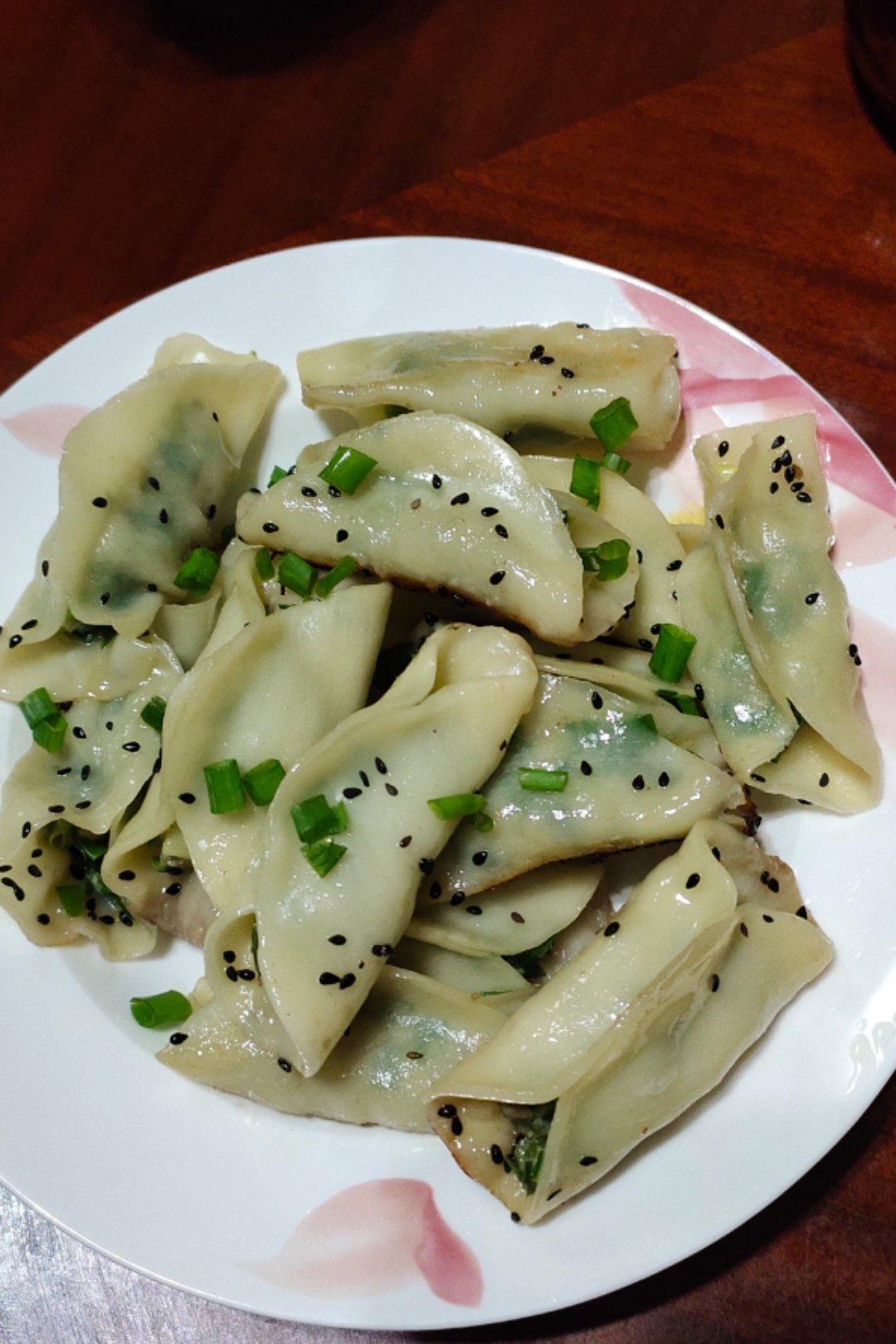 锅贴饺子