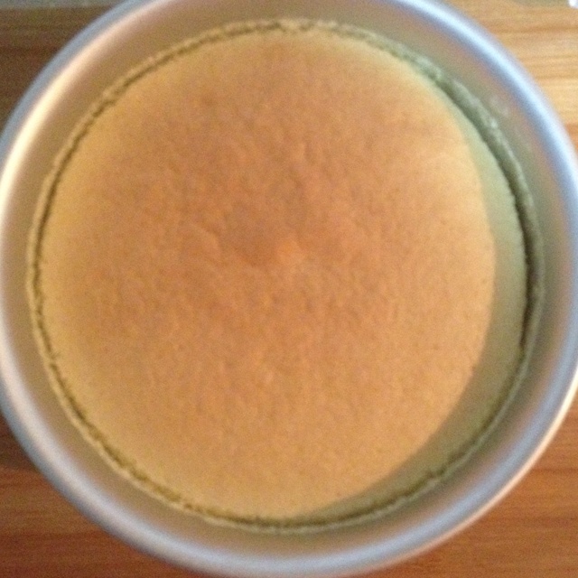 超简单完美戚风蛋糕（6寸2蛋）附打发、翻拌、脱模视频