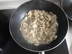 全脂牛奶版芝士蘑菇意面的做法 步骤7
