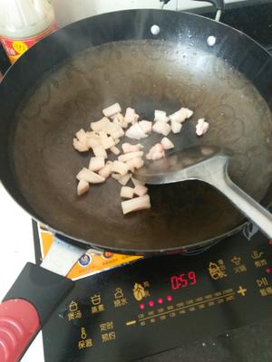 黄豆炒肉的做法 步骤2