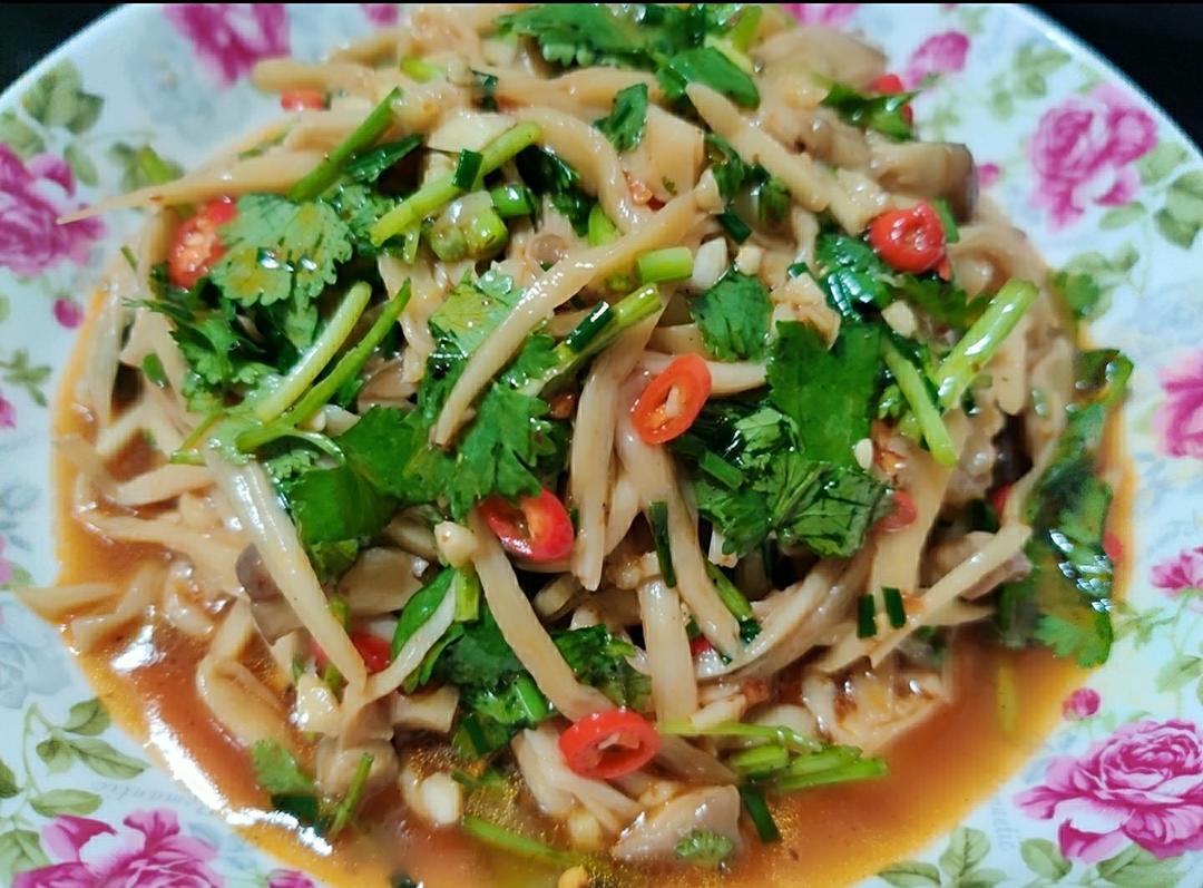 比肉还好吃的【手撕凉拌杏鲍菇】，上桌扫光光