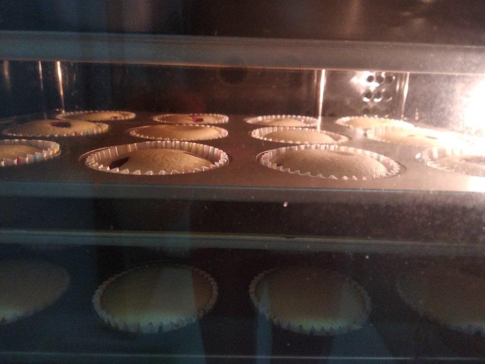 原味海绵纸杯蛋糕（非常适合裱花、盖糖皮的cupcake方子）